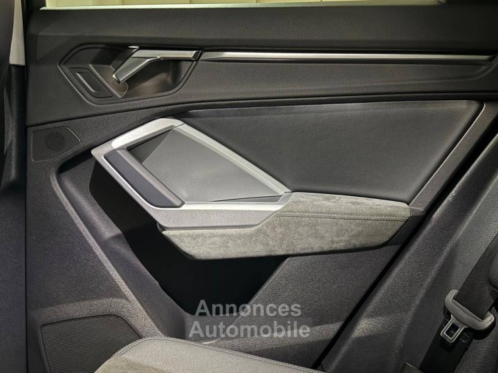 Audi Q3 35 TFSI 150 ch S tronic 7 Design Luxe - 11