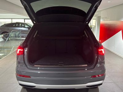 Audi Q3 35 TFSI 150 ch S tronic 7 Design Luxe   - 14