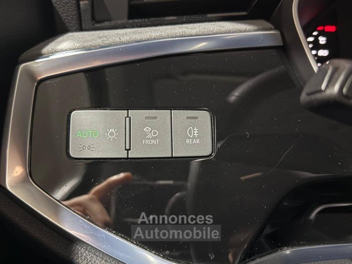 Audi Q3 35 TFSI 150 ch S tronic 7 Design Luxe - 18