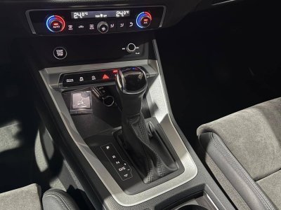 Audi Q3 35 TFSI 150 ch S tronic 7 Design Luxe   - 21