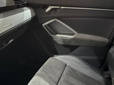 Audi Q3 35 TFSI 150 ch S tronic 7 Design Luxe   - 22