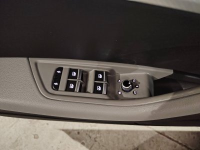 Audi A4 V 14 TFSI 150ch Design Luxe S tronic 7   - 17