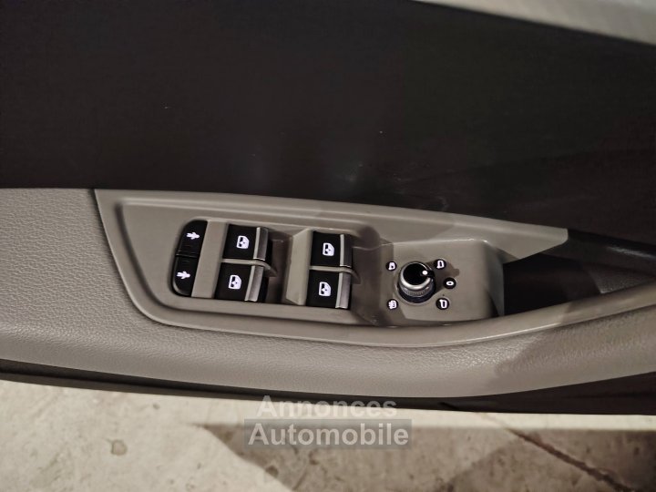 Audi A4 V 14 TFSI 150ch Design Luxe S tronic 7 - 17