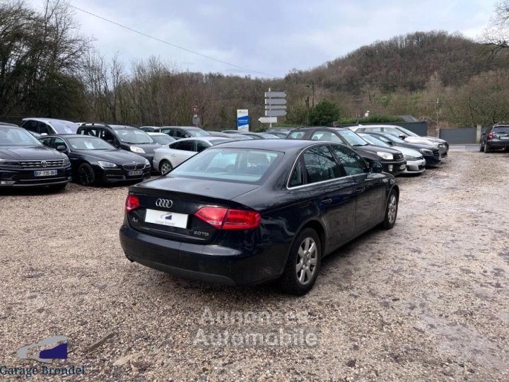 Audi A4 20 TDi 143cv Ambiente - 9