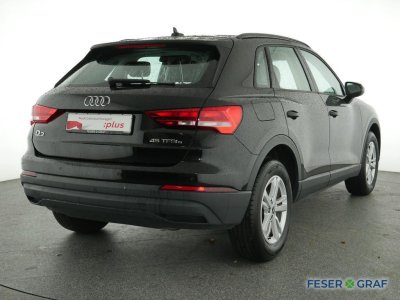 Audi Q3 45 TFSI e S tronic SmartphoneI,Sportsitze,PDC   - 2