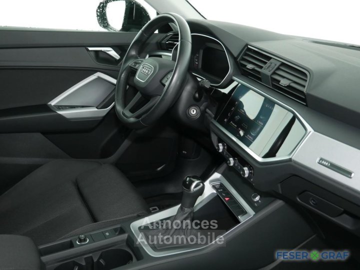 Audi Q3 45 TFSI e S tronic SmartphoneI,Sportsitze,PDC - 3