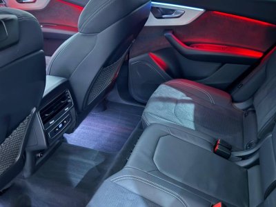 Audi Q8 60 TFSI e 490 Tiptronic 8 quattro Competition - 13