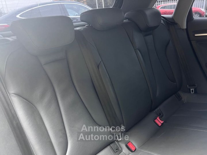 Audi A3 Sportback 15 tfsi 150ch design lux s-tronic 2eme main cockpit - 12