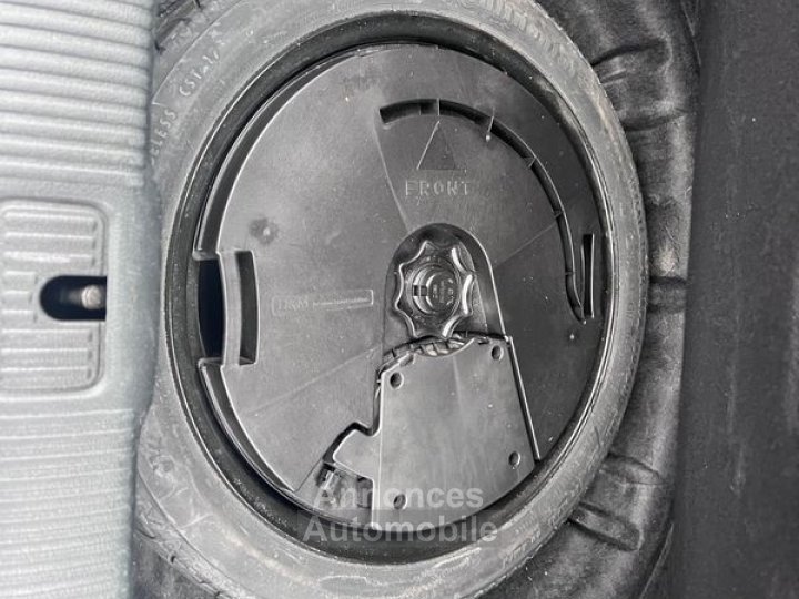 Audi A3 Sportback 15 tfsi 150ch design lux s-tronic 2eme main cockpit - 21