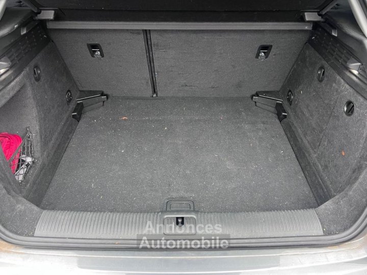 Audi A3 Sportback 15 tfsi 150ch design lux s-tronic 2eme main cockpit - 22