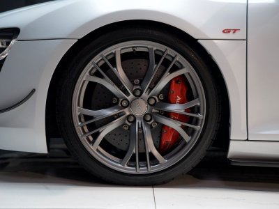 Audi R8 GT Coup&eacute; V10 52 560cv | Gris Suzuka Mat Pack course Freins c&eacute;ramiques B&O &Agrave; partir de 1970-mois   - 5