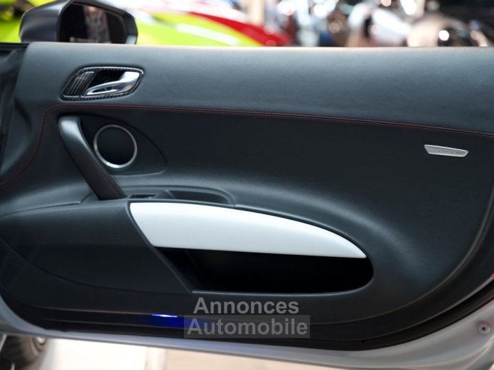 Audi R8 GT Coup&eacute; V10 52 560cv | Gris Suzuka Mat Pack course Freins c&eacute;ramiques B&O &Agrave; partir de 1970-mois - 10