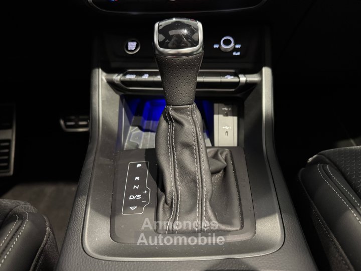 Audi Q3 Sportback 45 TFSIe  245 ch S tronic 6 S line - 16
