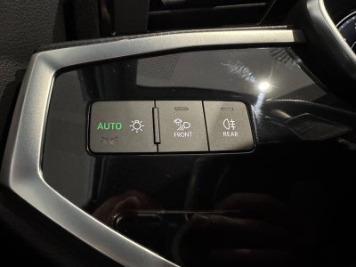 Audi Q3 Sportback 45 TFSIe  245 ch S tronic 6 S line   - 21