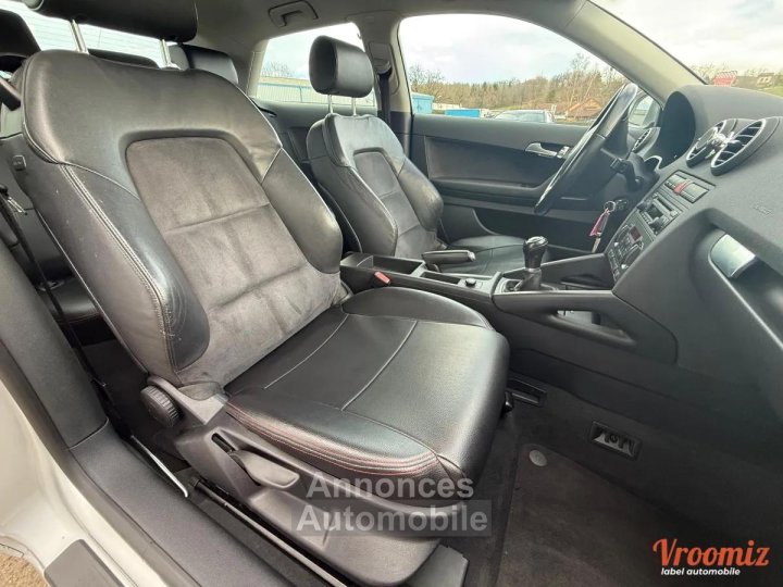 Audi A3 II (8P) 20 FSI Ambiente 16V - 9 cv (150 ch) 16V - BVM6 - 3 portes - Gris - 2005 + CLIM - 9