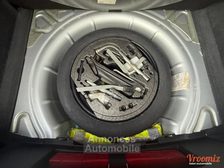 Audi A3 II (8P) 20 FSI Ambiente 16V - 9 cv (150 ch) 16V - BVM6 - 3 portes - Gris - 2005 + CLIM - 12