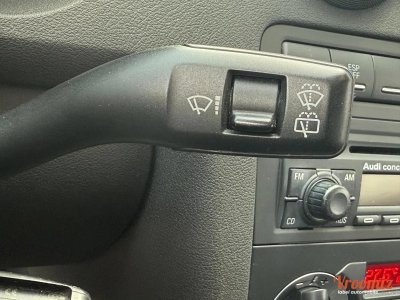 Audi A3 II (8P) 20 FSI Ambiente 16V - 9 cv (150 ch) 16V - BVM6 - 3 portes - Gris - 2005 + CLIM   - 19