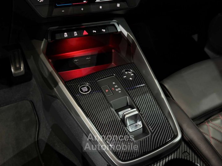 Audi A3 30 TFSI S line Shadow Look 1e Main Etat Neuf - 12