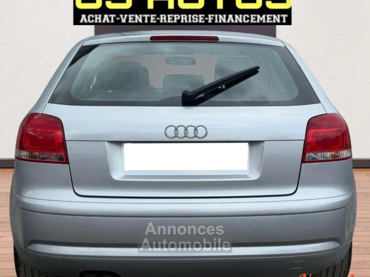 Audi A3 II (8P) 20 FSI Ambiente 16V - 9 cv (150 ch) 16V - BVM6 - 3 portes - Gris - 2005 + CLIM - 4