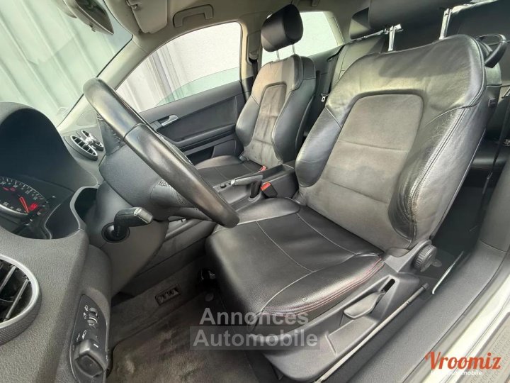 Audi A3 II (8P) 20 FSI Ambiente 16V - 9 cv (150 ch) 16V - BVM6 - 3 portes - Gris - 2005 + CLIM - 7
