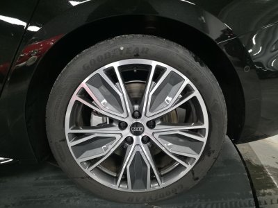 Audi A5 Avant 20 TDI - 204 - BV S-tronic S line   - 52