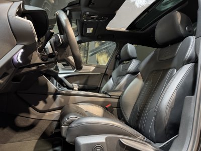 Audi A6 55 TFSI e quattro S tronic 7 Comp&eacute;tition Toit ouvrant / Attelage   - 10