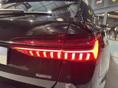 Audi A6 55 TFSI e quattro S tronic 7 Comp&eacute;tition Toit ouvrant / Attelage   - 26