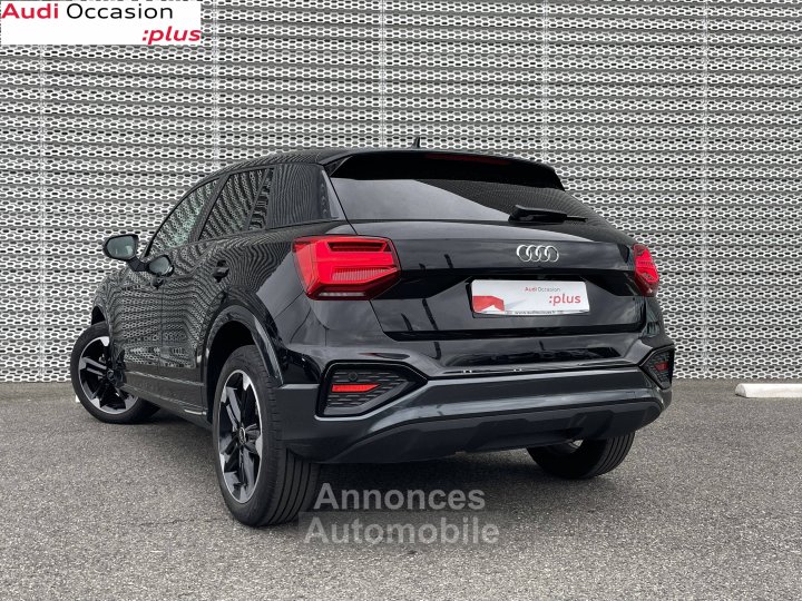Audi Q2 35 TFSI 150 S tronic 7 Design Luxe - 10