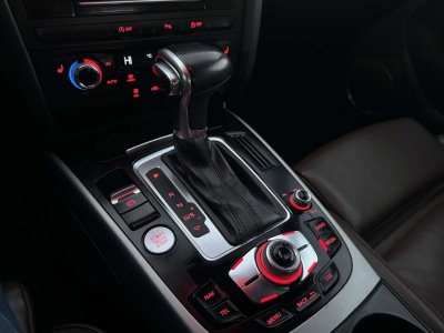 Audi A4 Avant 30 TDi V6 S line QUATTRO ECRAN CLIM PANO - 14