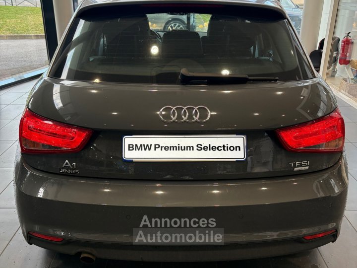 Audi A1 10 TFSI Ultra 5 portes 82chv cuir bi-ton faible kilom&eacute;trage, - 5