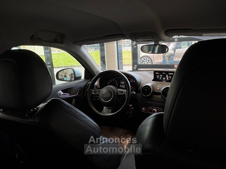 Audi A1 10 TFSI Ultra 5 portes 82chv cuir bi-ton faible kilom&eacute;trage, - 10