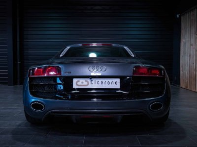 Audi R8 V10 FSI - 10