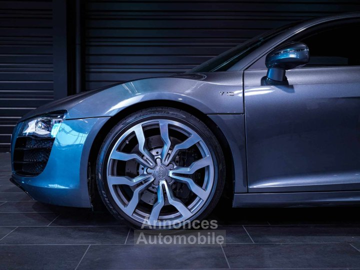 Audi R8 V10 FSI - 11