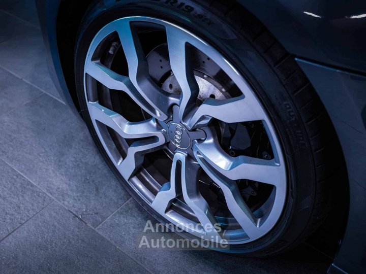 Audi R8 V10 FSI - 13