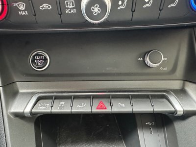 Audi Q3 Sportback 45 TFSIe 245 ch S tronic 6 S line   - 14