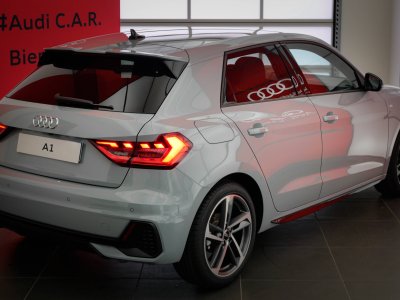 Audi A1 Sportback 30 TFSI 116 ch S tronic 7 Black Edition - 13
