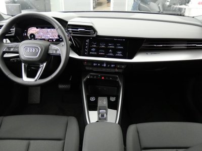 Audi A3 Sportback 40 TFSIe 204 S tronic 6 Business Executive - 4