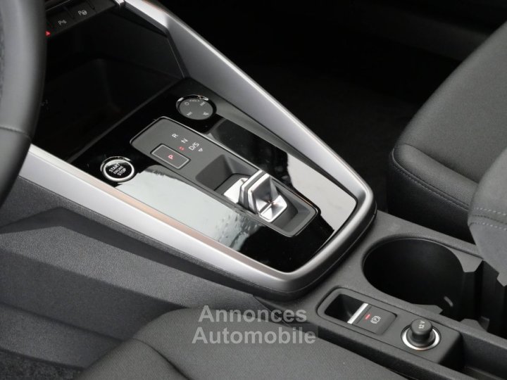 Audi A3 Sportback 40 TFSIe 204 S tronic 6 Business Executive - 8