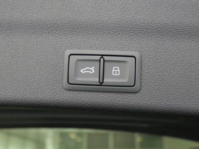 Audi A6 AVANT Avant 55 TFSIe 367 ch S tronic 7 Quattro Competition   - 8