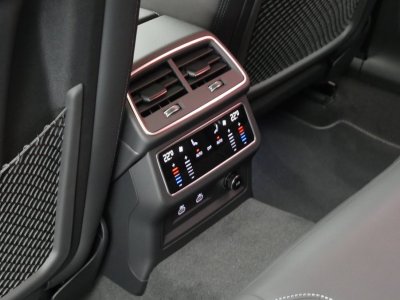 Audi A6 AVANT Avant 55 TFSIe 367 ch S tronic 7 Quattro Competition   - 7