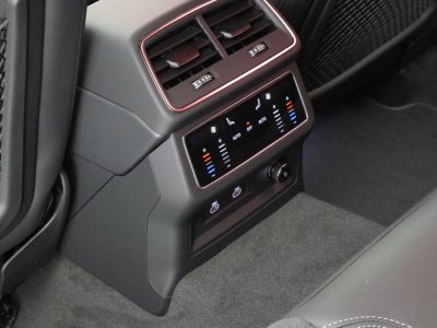 Audi A6 AVANT Avant 55 TFSIe 367 ch S tronic 7 Quattro Competition   - 12