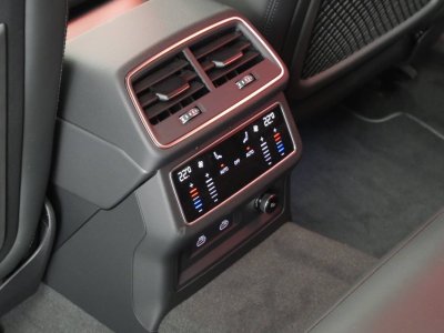 Audi A6 AVANT Avant 55 TFSIe 367 ch S tronic 7 Quattro Competition   - 12