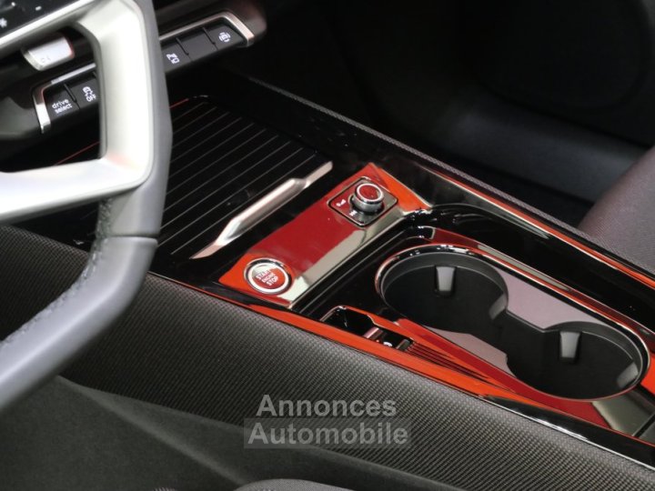 Audi Q3 HYBRIDE e-hybrid 272 ch S tronic 6 Business Executive - 23