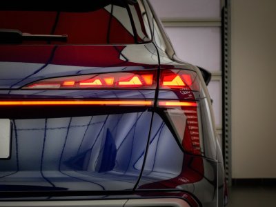 Audi Q3 HYBRIDE e-hybrid 272 ch S tronic 6 S line   - 5