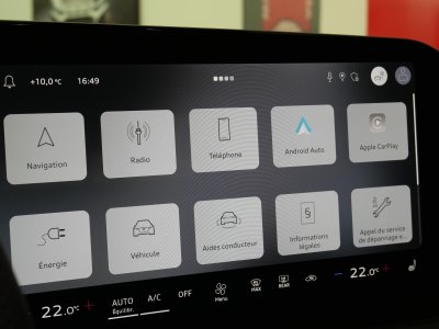 Audi Q3 HYBRIDE e-hybrid 272 ch S tronic 6 S line   - 11