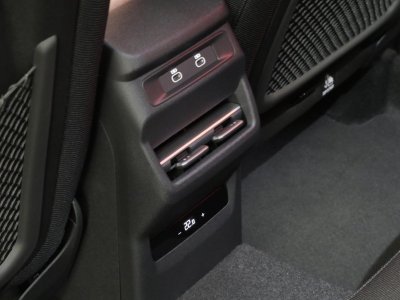 Audi Q3 HYBRIDE e-hybrid 272 ch S tronic 6 S line   - 23