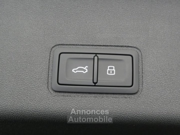 Audi Q3 HYBRIDE e-hybrid 272 ch S tronic 6 S line - 29