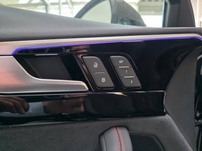 Audi A4 Avant 40 TFSI S Line Optics Noir B&O Panoramique   - 11