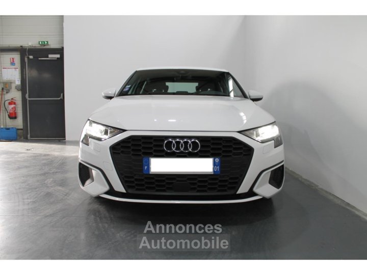 Audi A3 Berline 15 35 TFSI - 150 - BV S-Tronic 7 8Y BERLINE - 24