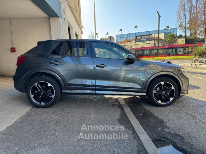 Audi Q2 35 TFSI 15l 150 CV S Tronic 7 S Line Toit ouvrant - 4